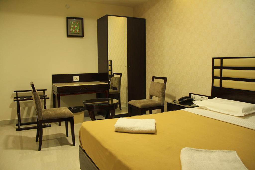 קומבאקונאם Hotel M.P Temples Inn חדר תמונה